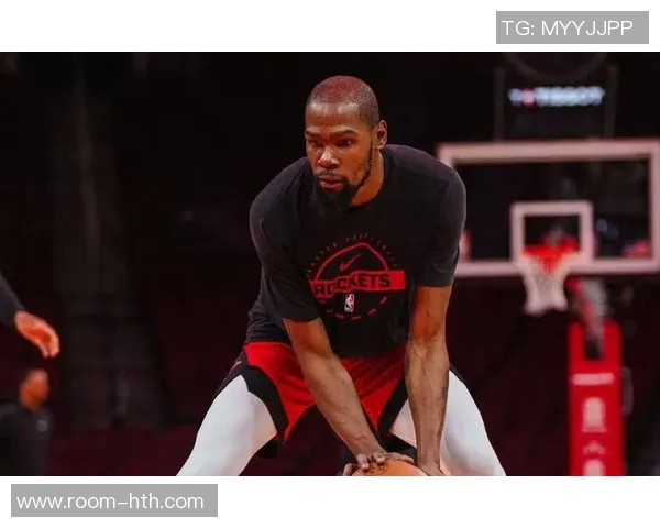 杜兰特第三节状态低迷仅得5分目前全场22分5板2帽表现分析 杜兰特第三节状态低迷仅得5分目前全场22分5板2帽表现分析